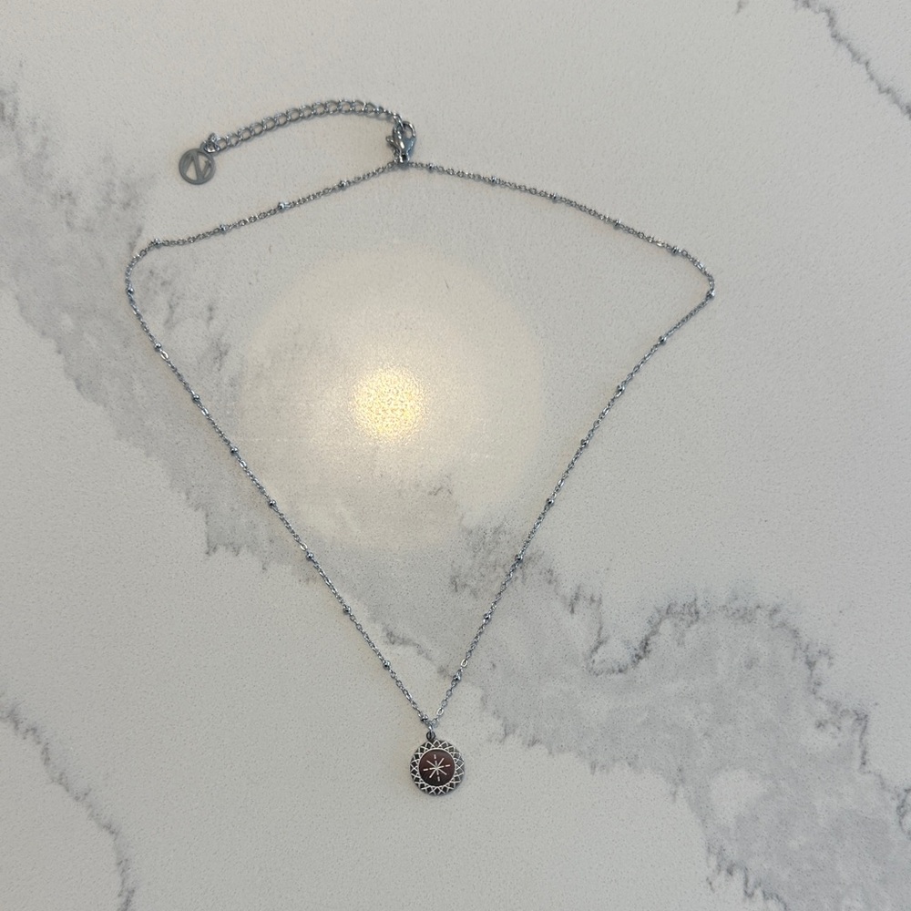 Elegant Silver Necklace with Pendant